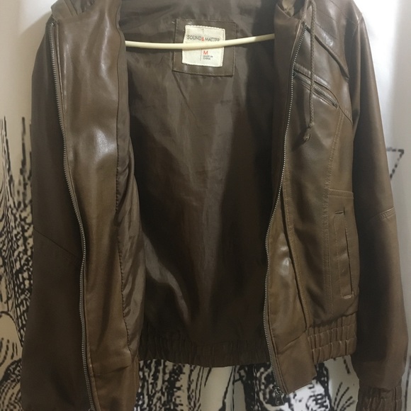Bomber style leather jacket - Picture 4 of 5